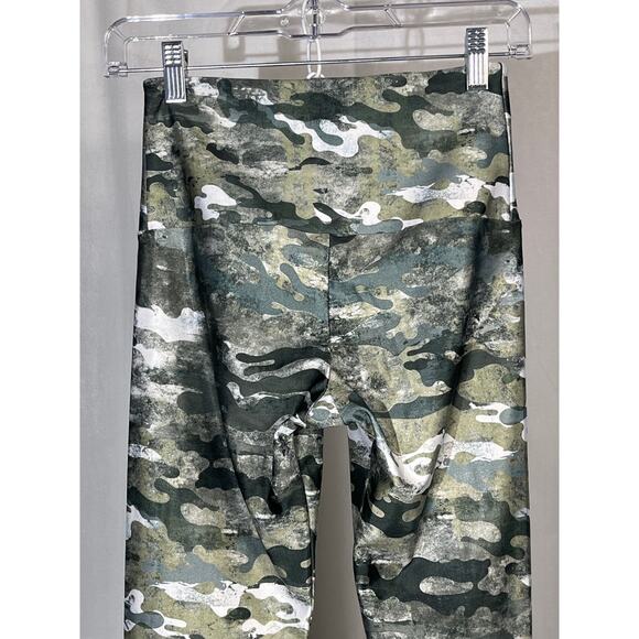 Onzie High Rise Marble Camo Leggings. - Picture 7 of 10